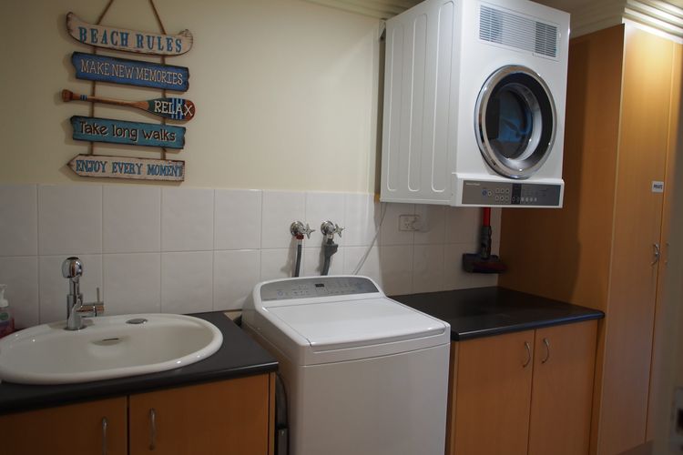 Pollys’ View, 117A Government Road