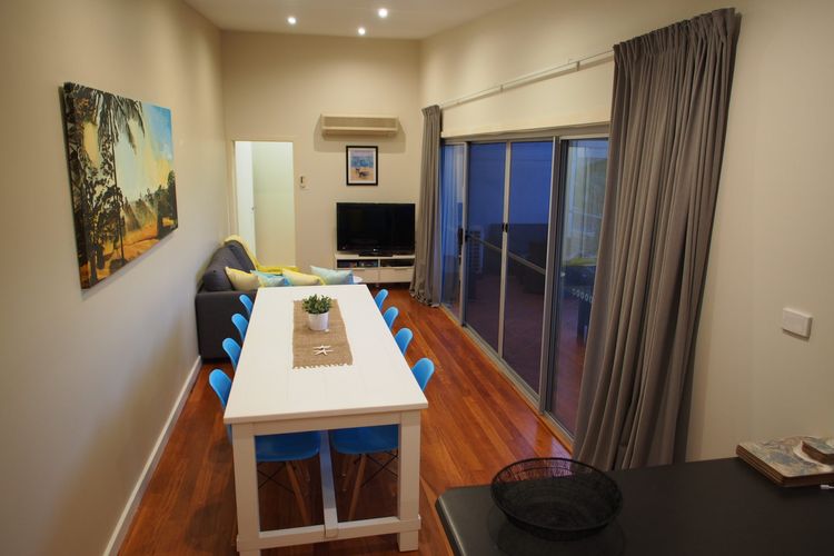 Pollys’ View, 117A Government Road