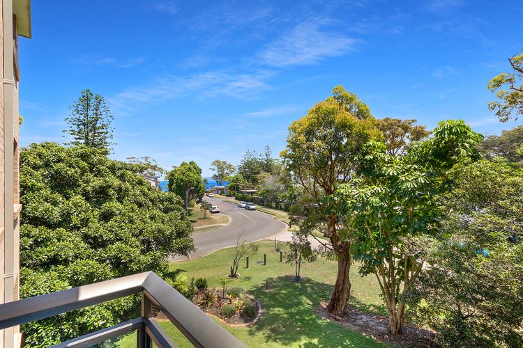 Shoreline Unit 3 Intrepid Close 1