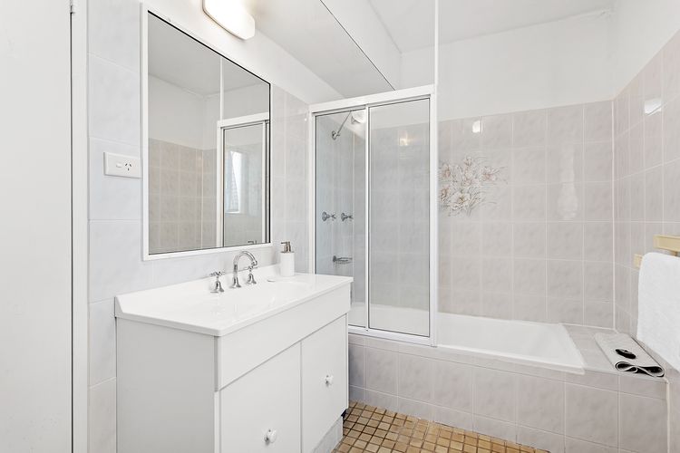 Shoreline Unit 3 Intrepid Close 1