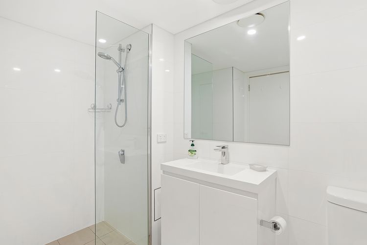 The Shoal Apartments, Unit 310