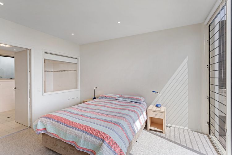 Mirage, 1/24 Gloucester Street