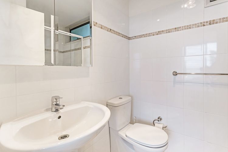 Mirage, 1/24 Gloucester Street