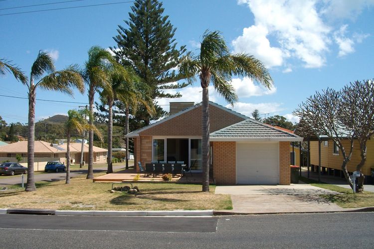 Tomaree Palms, 39 Tomaree Road