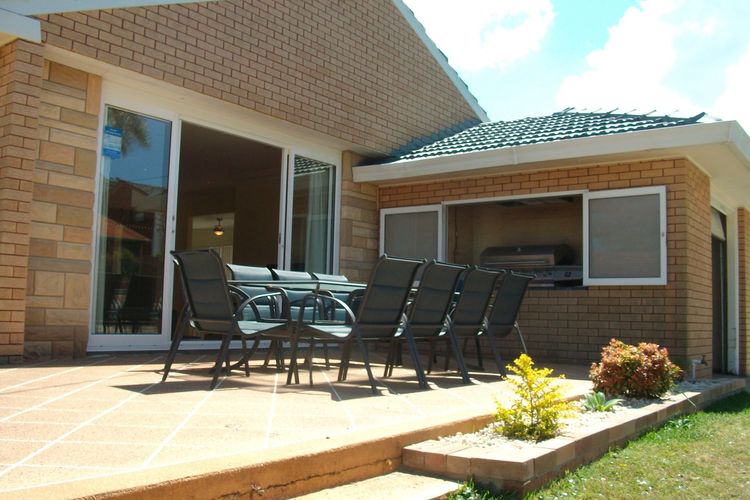 Tomaree Palms, 39 Tomaree Road