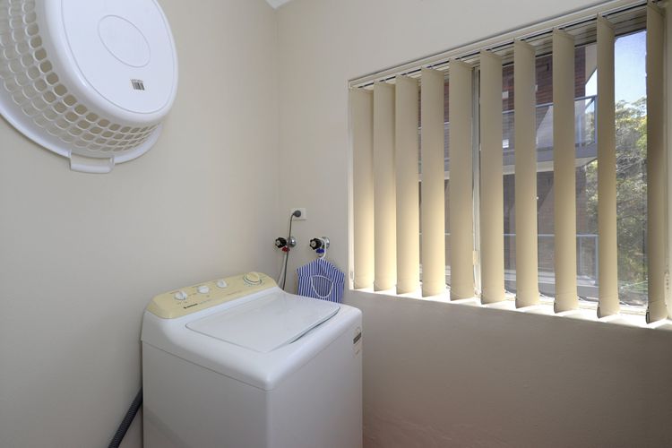 Adriana, 6/83-85 Ronald Avenue