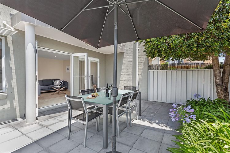 Sandcastles, 7/8 Ala Moana Way