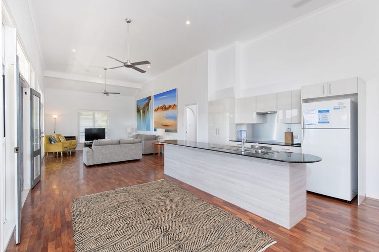 Surf Break, 10B Tuna Crescent (Upstairs)