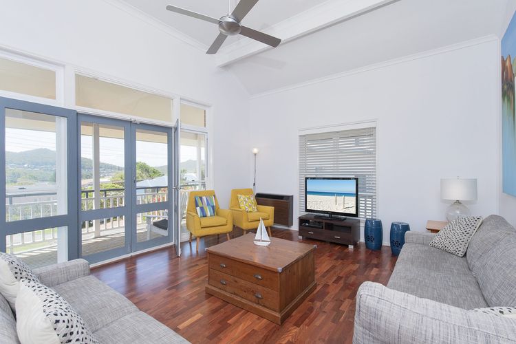 Surf Break, 10B Tuna Crescent (Upstairs)