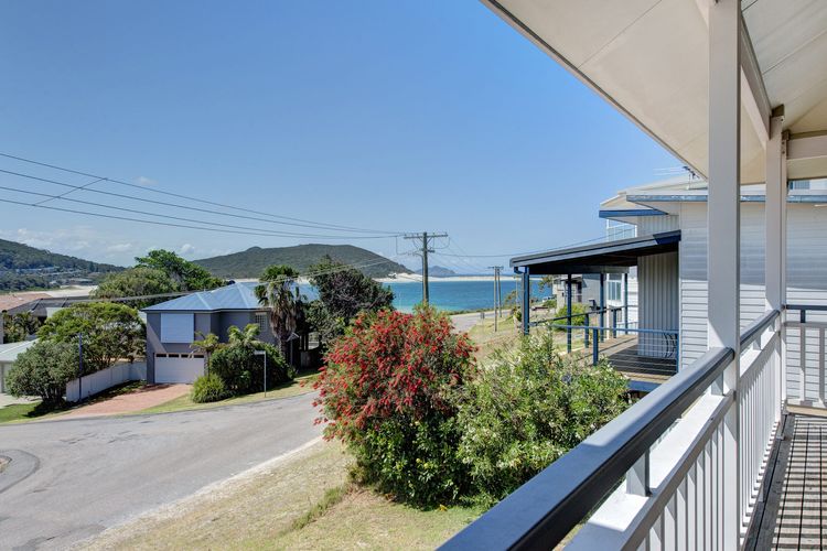 Surf Break, 10B Tuna Crescent (Upstairs)