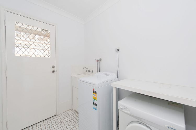 Surf Break, 10B Tuna Crescent (Upstairs)