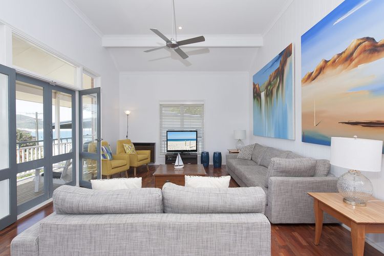 Surf Break, 10B Tuna Crescent (Upstairs)