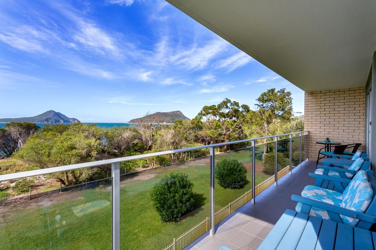 The Helm, 4/22 Voyager Close