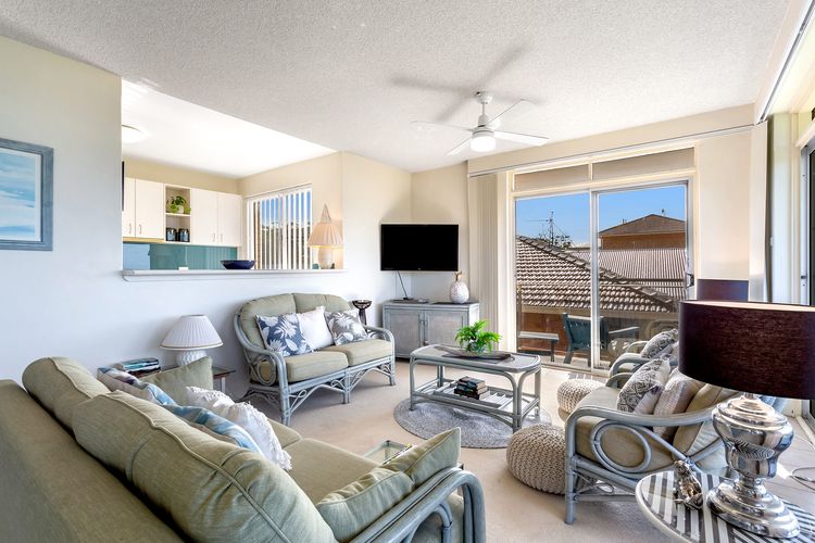 The Helm, 4/22 Voyager Close