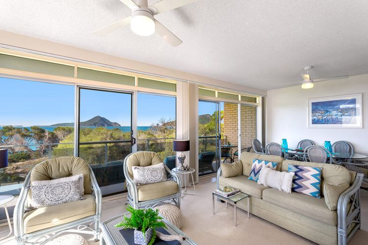 The Helm, 4/22 Voyager Close