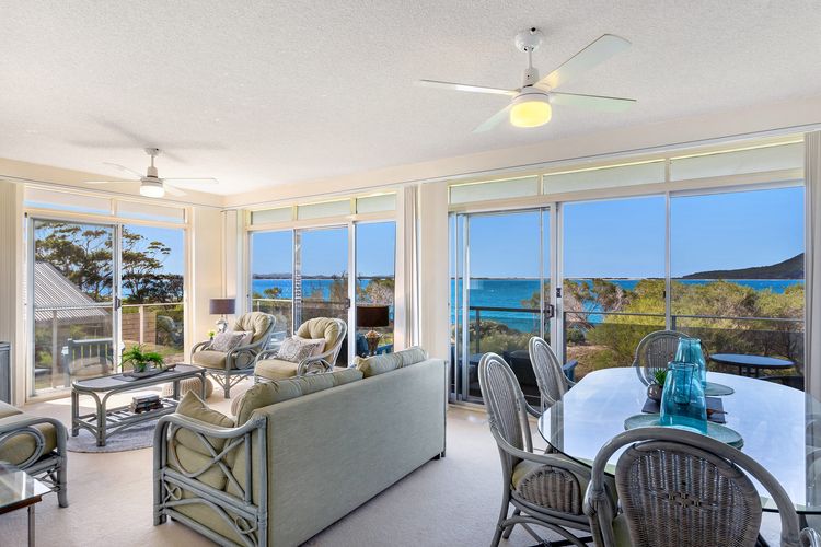 The Helm, 4/22 Voyager Close