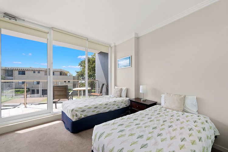 Oasis, Unit 3/5 Laman Street