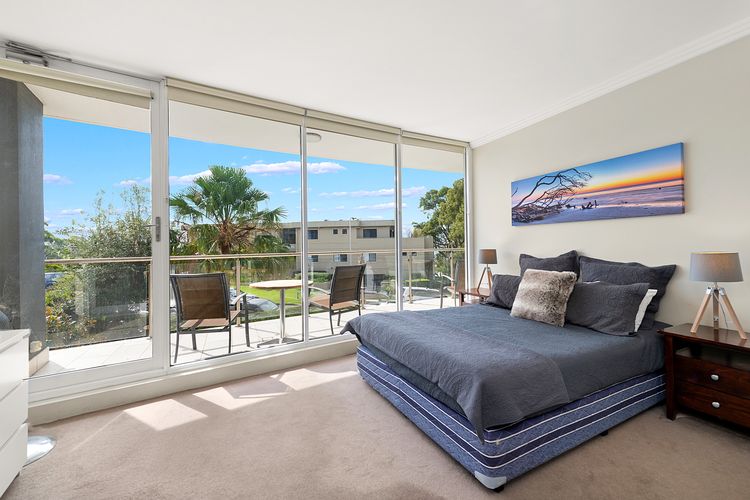 Oasis, Unit 3/5 Laman Street