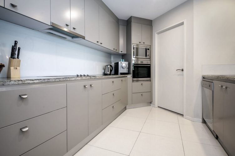 Oasis, Unit 3/5 Laman Street