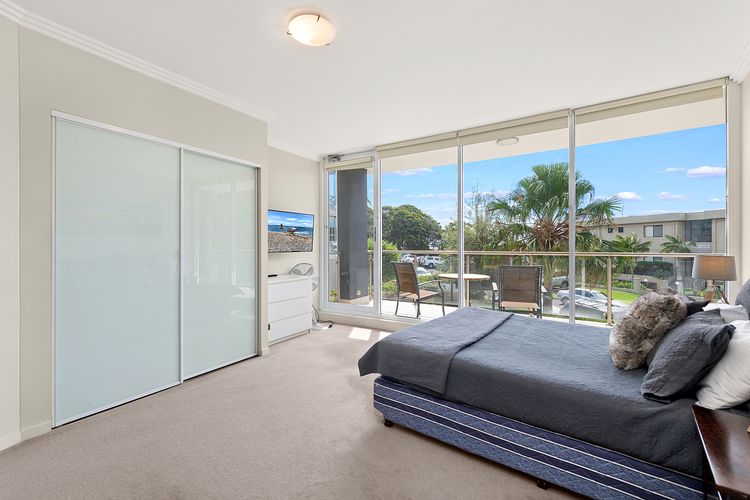 Oasis, Unit 3/5 Laman Street