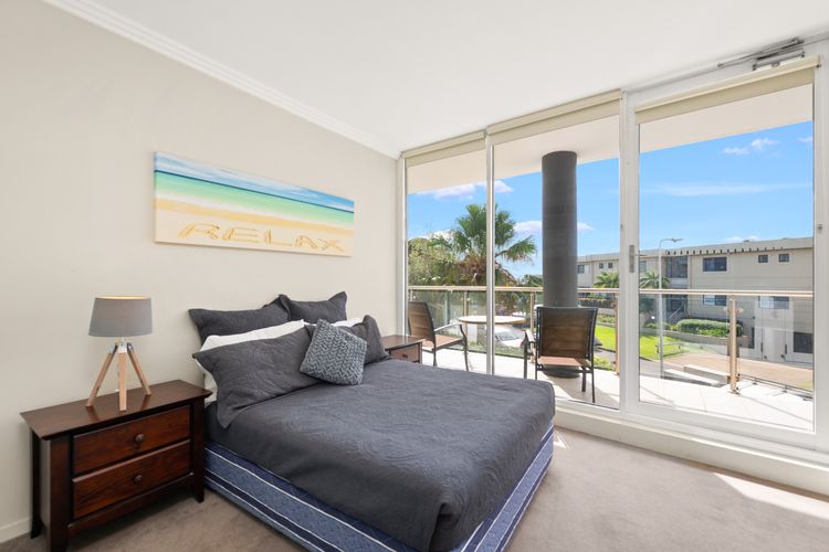 Oasis, Unit 3/5 Laman Street