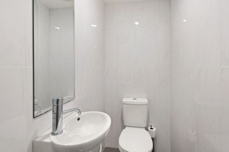 Oasis, Unit 3/5 Laman Street