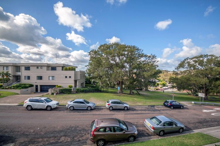 Oasis, Unit 3/5 Laman Street