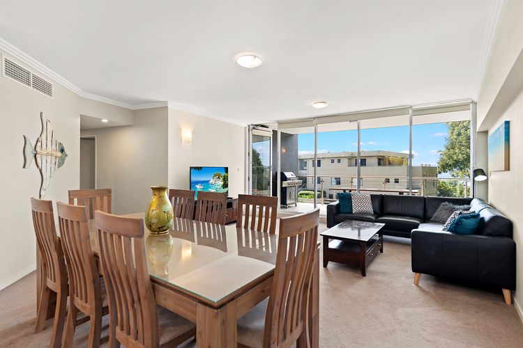 Oasis, Unit 3/5 Laman Street