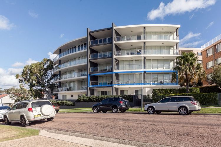 Oasis, Unit 3/5 Laman Street