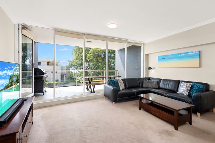 Oasis, Unit 3/5 Laman Street