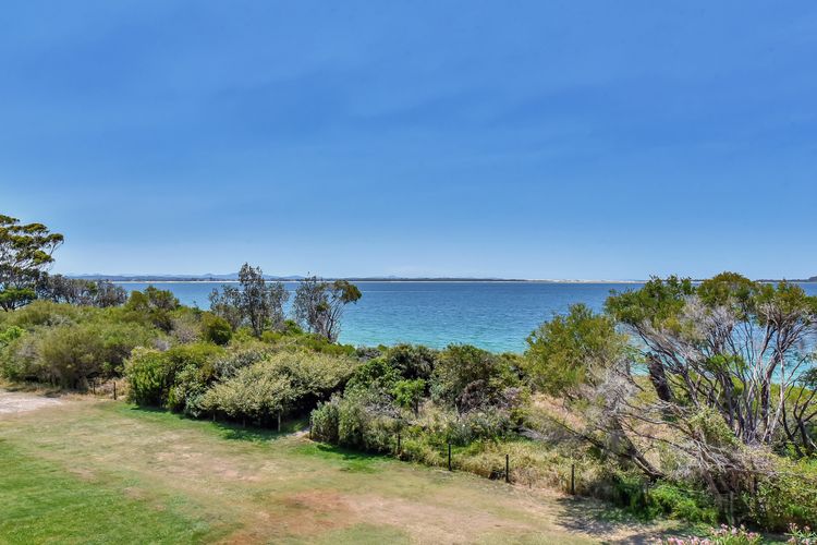 The Helm, 3/22 Voyager Close