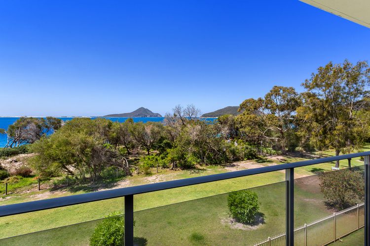 The Helm, 3/22 Voyager Close