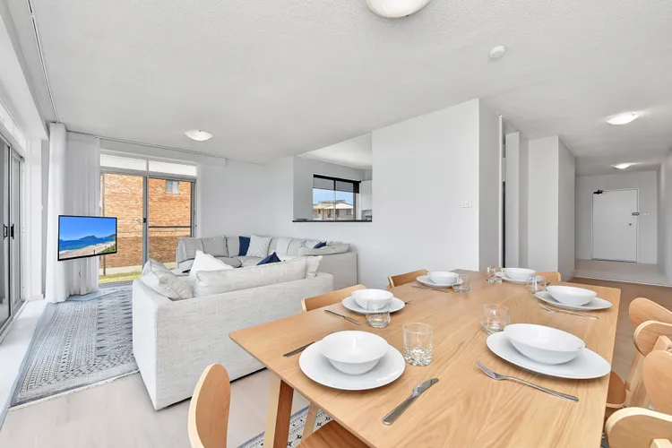 The Helm, 3/22 Voyager Close