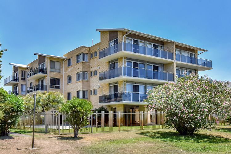 The Helm, 3/22 Voyager Close