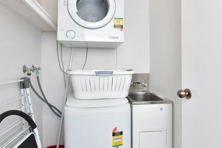 The Helm, 3/22 Voyager Close