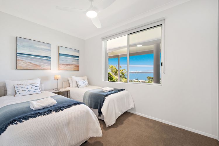 Phuza Maningi, 17 Myan Close