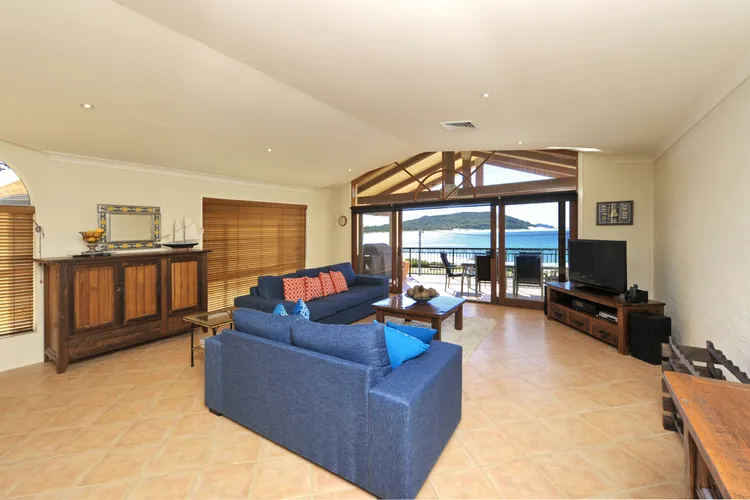 Marine Dr 2/70 – Fingal Bay