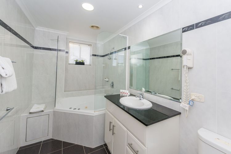 Breakwater 102 – Shoal Bay