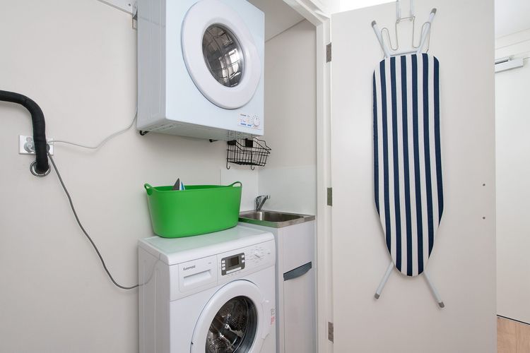 The Shoal Apartments, Unit 202/4-8 Bullecourt Street