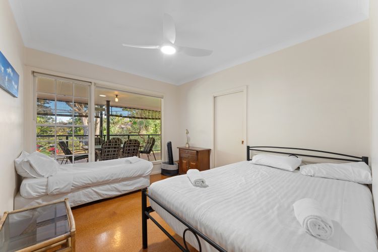 Shoal Bay Avenue 7