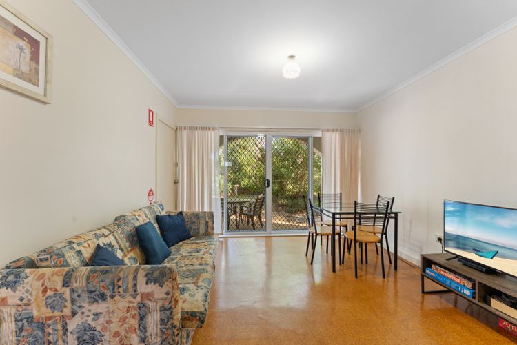 Shoal Bay Avenue 7