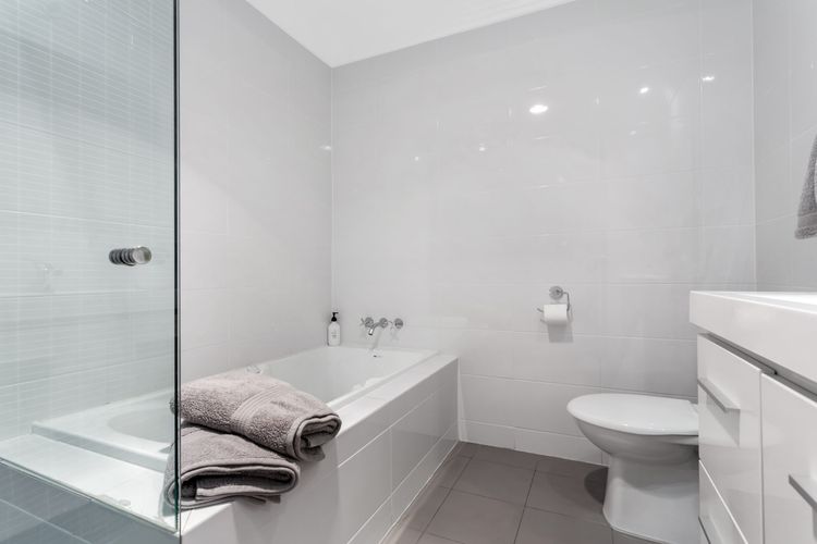 Aura Apartments, Unit 13/59 Shoal Bay Road