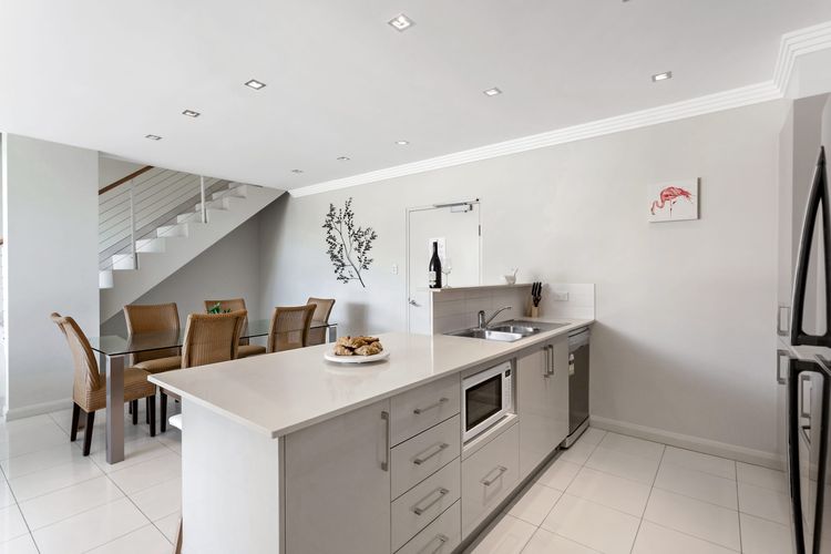 Aura Apartments, Unit 13/59 Shoal Bay Road