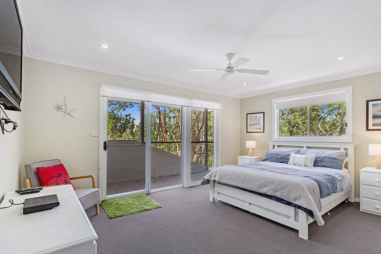 Stella’s at the Bay