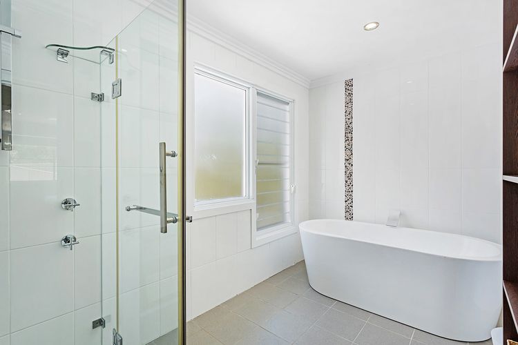 Stella’s at the Bay