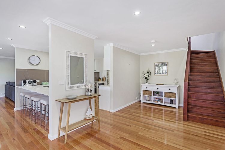 Stella’s at the Bay