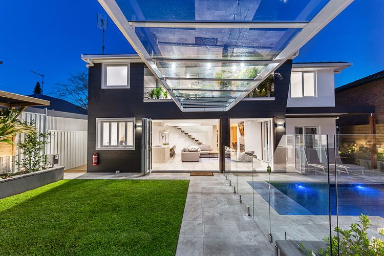 La Luna – Shoal Bay 30 Horace St Shoal Bay