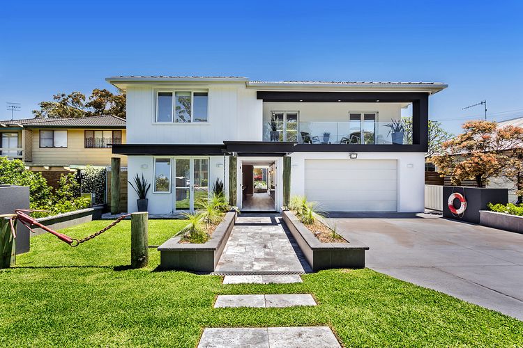 La Luna – Shoal Bay 30 Horace St Shoal Bay