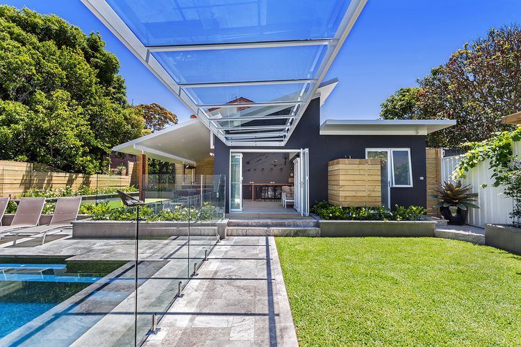 La Luna – Shoal Bay 30 Horace St Shoal Bay