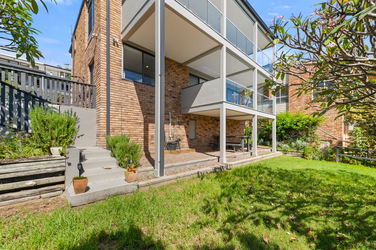 Family Retreat with water views at Corlette